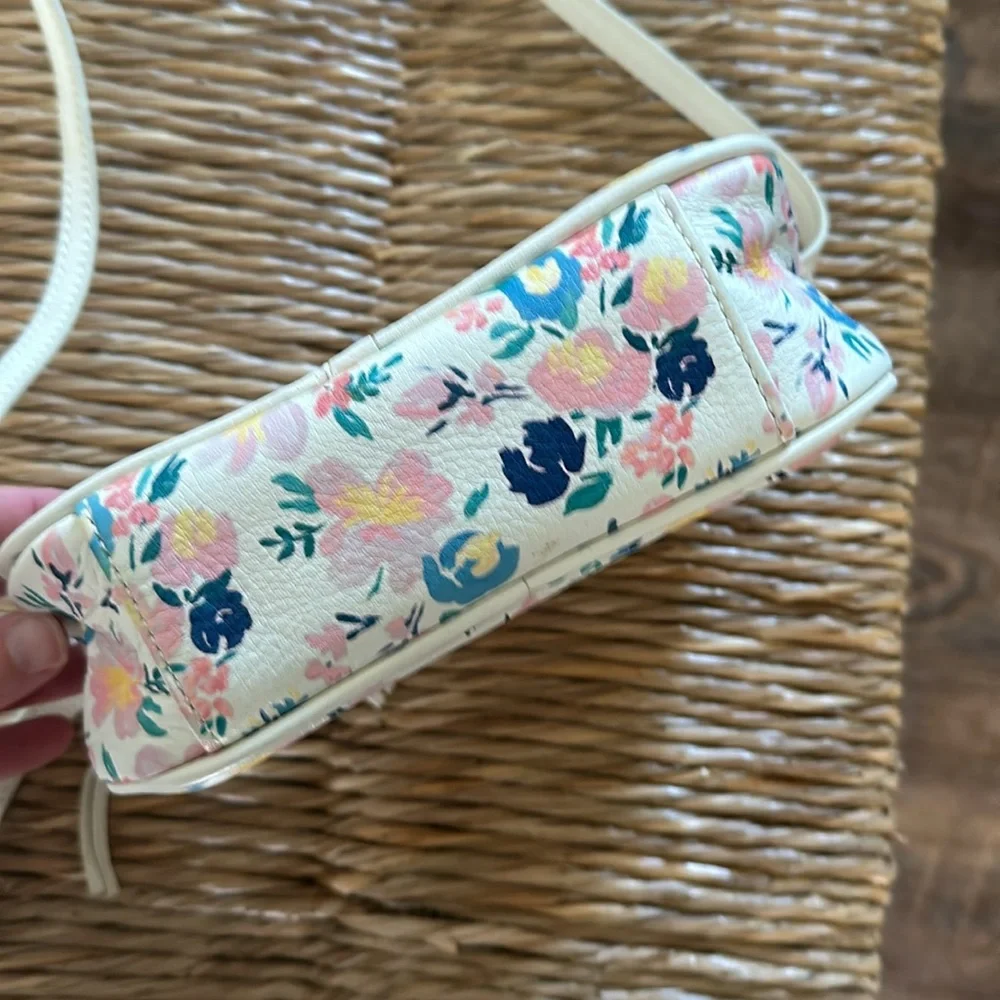 Mark & Graham crossbody floral bag ❤️ - Picture 8 of 12